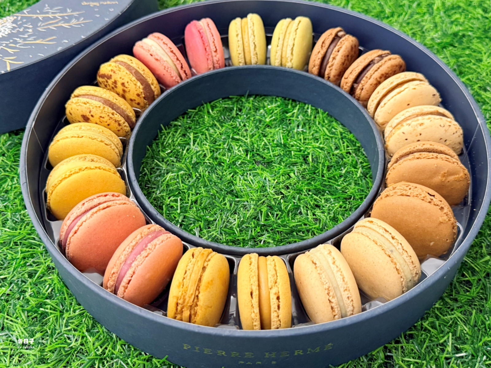 法國 x 零食甜點｜馬卡龍耶誕禮盒。Ladurée．Pierre Hermé