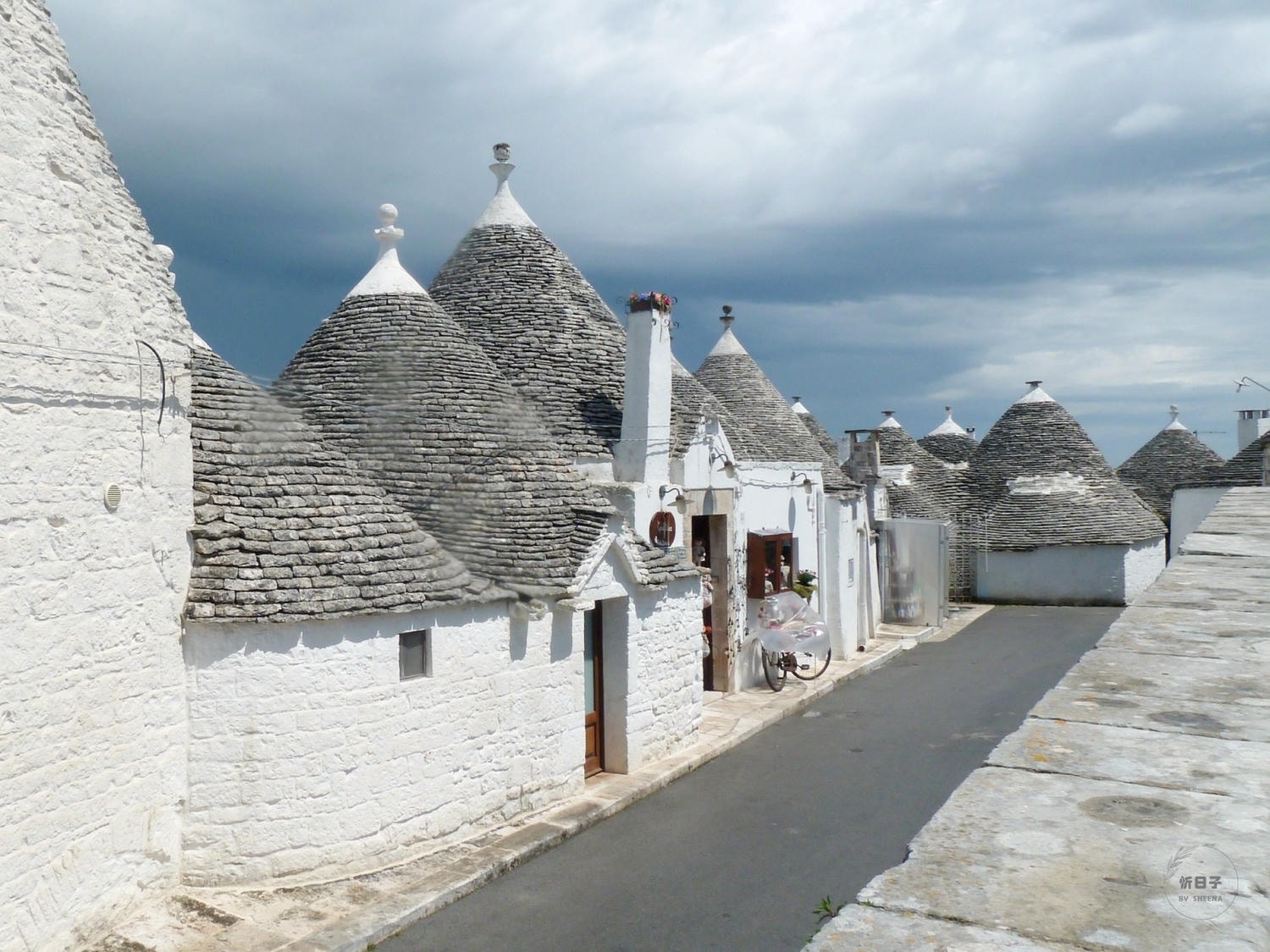 旅 x 義大利|Alberobello.阿爾貝羅貝洛。蘑菇村.UNESCO 世界文化遺產 - 第2張圖 旅 x 義大利|Alberobello.阿爾貝羅貝洛。蘑菇村.UNESCO 世界文化遺產