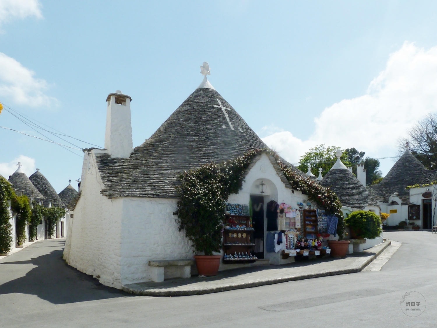 旅 x 義大利|Alberobello.阿爾貝羅貝洛。蘑菇村.UNESCO 世界文化遺產 - 第4張圖 旅 x 義大利|Alberobello.阿爾貝羅貝洛。蘑菇村.UNESCO 世界文化遺產